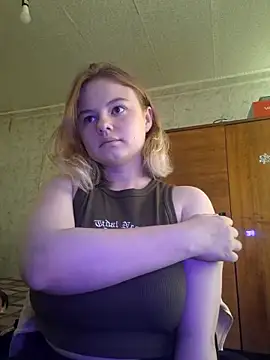 Snapshot of SlipperSherry chatting on 09-25-25, 10:32 SlipperSherry online show from 09-25-25, 10:32