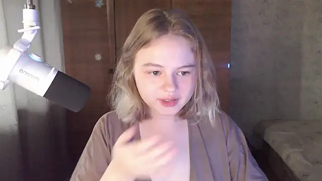 Snapshot of SlipperSherry chatting on 10-02-25, 09:45 SlipperSherry online show from 10-02-25, 09:45