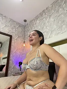 Snapshot of MiaFarkash chatting on 04-17-26, 06:33 MiaFarkash online show from 04-17-26, 06:33