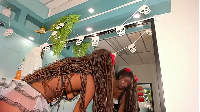 MichellePose online show from 10-31-25, 12:13