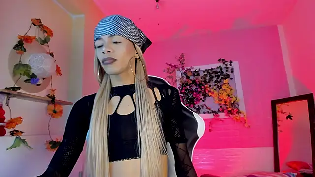 Katy bratz  online show from 07-11-26, 02:45