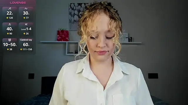 Julliakoill online show from 12-14-25, 08:42