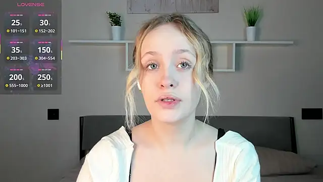 Julliakoill online show from 10-29-25, 06:12