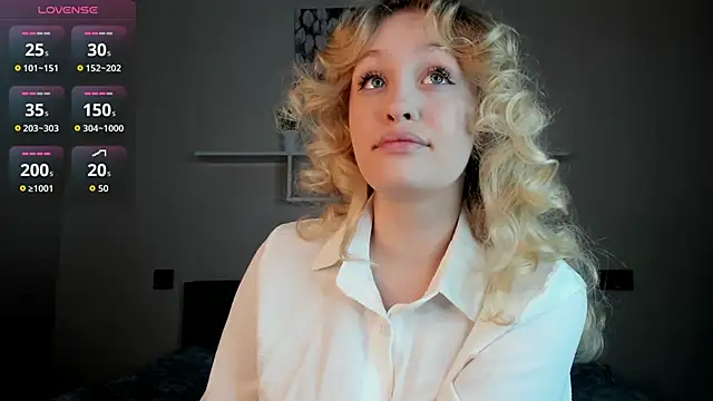 Julliakoill online show from 11-25-25, 06:25