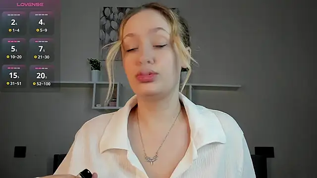 Julliakoill online show from 11-20-25, 08:26