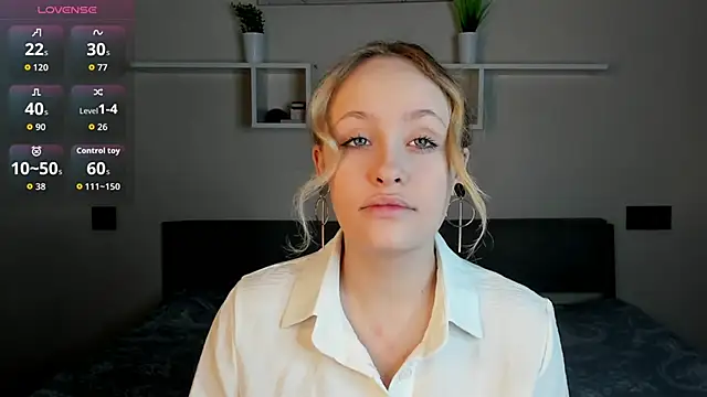 Julliakoill online show from 11-29-25, 07:41