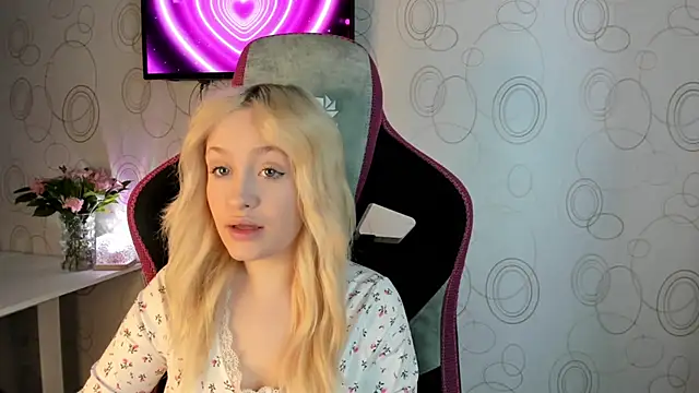 Julliakoill online show from 02-13-26, 11:10