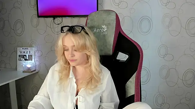 Julliakoill online show from 03-03-26, 09:27