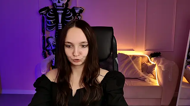 ameliaglamour online show from 10-24-25, 10:58