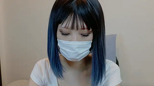 sarina at online show from 11-15-25, 07:23