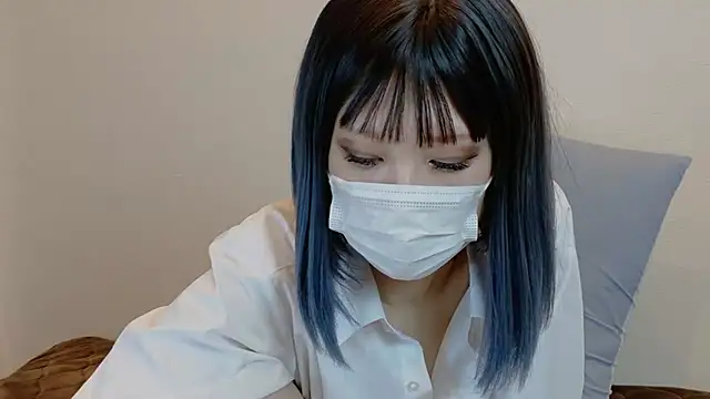 sarina at online show from 11-30-25, 09:32