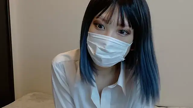 Snapshot of sarina_at chatting on 09-30-25, 04:29 sarina at online show from 09-30-25, 04:29