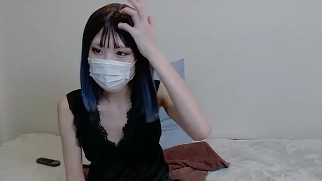 Snapshot of sarina_at chatting on 05-17-26, 09:31 sarina at online show from 05-17-26, 09:31