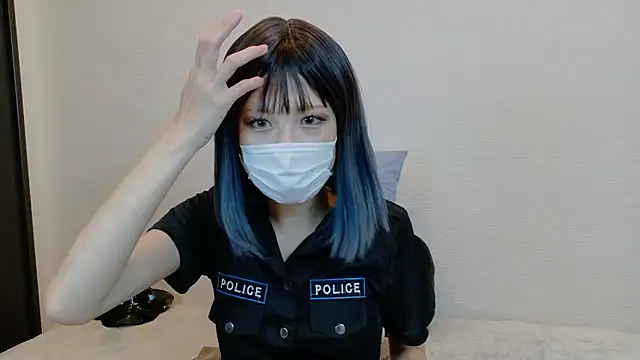 sarina at online show from 10-29-25, 09:30