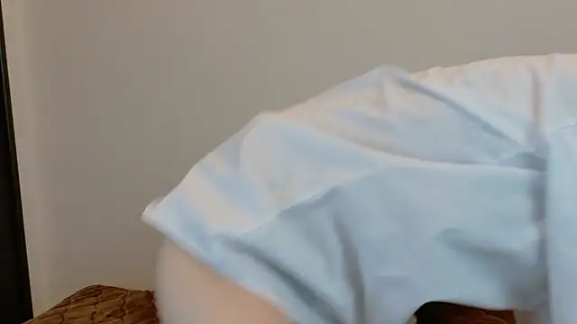 sarina at online show from 12-15-25, 09:37