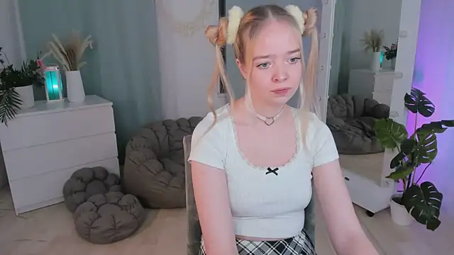 BellaMontgomery online show from 11-30-25, 10:54