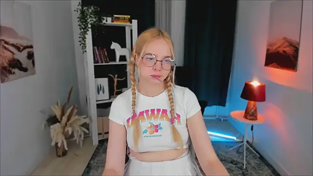 BellaMontgomery online show from 09-10-25, 09:47