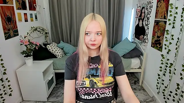 BellaMontgomery online show from 01-14-26, 04:21