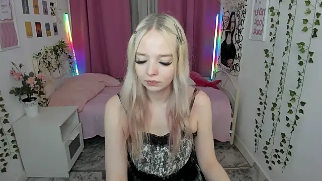 BellaMontgomery online show from 02-28-26, 04:50