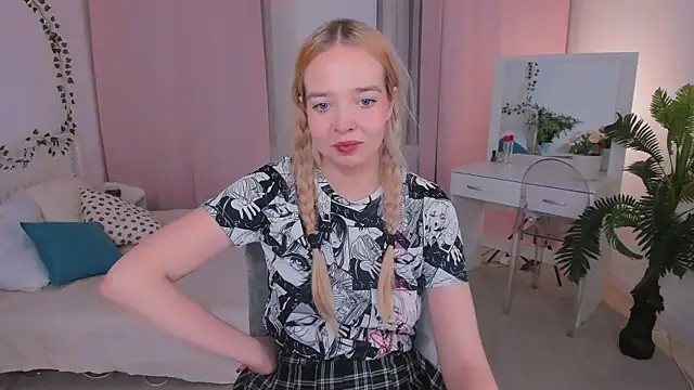 BellaMontgomery online show from 10-11-25, 09:27