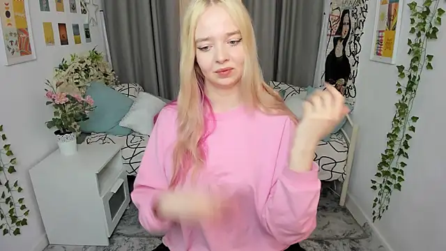 BellaMontgomery online show from 01-18-26, 04:32