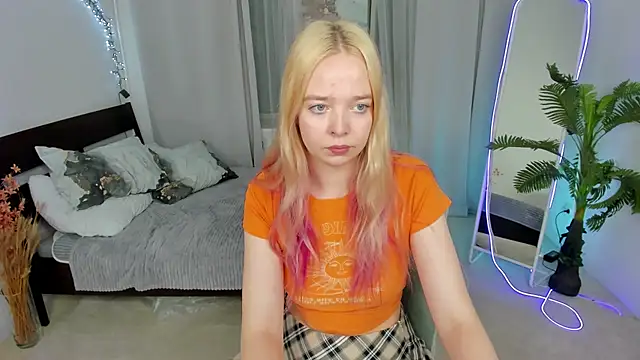 BellaMontgomery online show from 01-17-26, 04:21