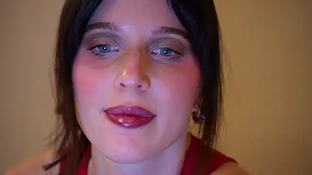 Snapshot of ellaa91 chatting on 12-17-25, 04:45 ellaa91 online show from 12-17-25, 04:45