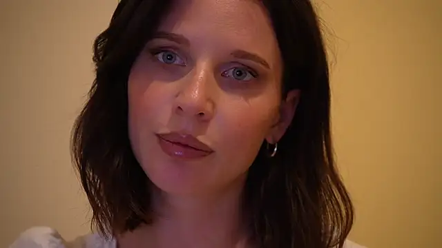 Snapshot of ellaa91 chatting on 06-09-26, 05:58 ellaa91 online show from 06-09-26, 05:58