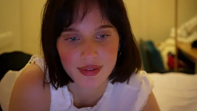 Snapshot of ellaa91 chatting on 12-21-25, 05:03 ellaa91 online show from 12-21-25, 05:03