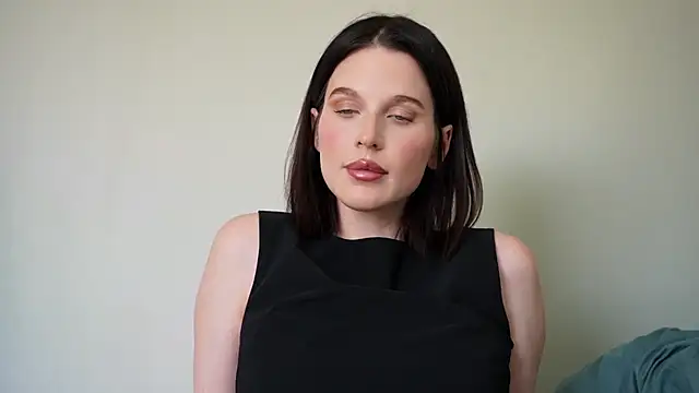 Snapshot of ellaa91 chatting on 05-03-26, 01:15 ellaa91 online show from 05-03-26, 01:15