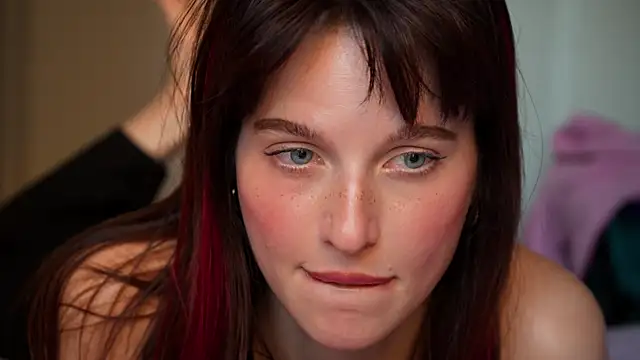 Snapshot of ellaa91 chatting on 11-14-25, 01:48 ellaa91 online show from 11-14-25, 01:48