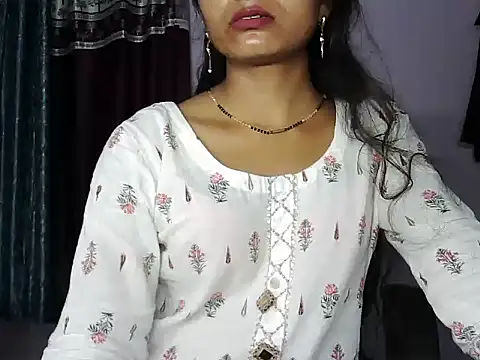 Snapshot of ROSE_GOLDE chatting on 07-19-26, 06:22 ROSE GOLDE online show from 07-19-26, 06:22