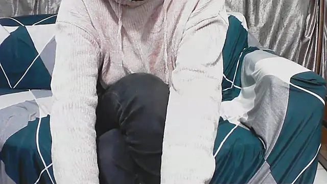 horny  couple  online show from 01-06-26, 04:55