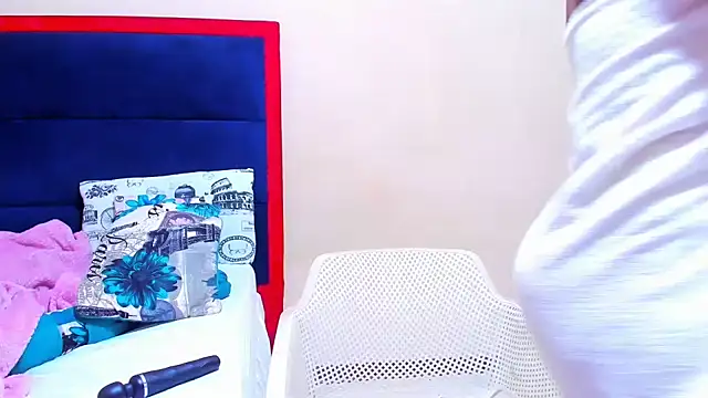 Snapshot of CouplesX96xx chatting on 02-19-26, 07:27 CouplesX96xx online show from 02-19-26, 07:27