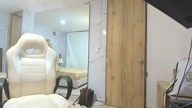 BabyAngel18  online show from 09-29-25, 10:33