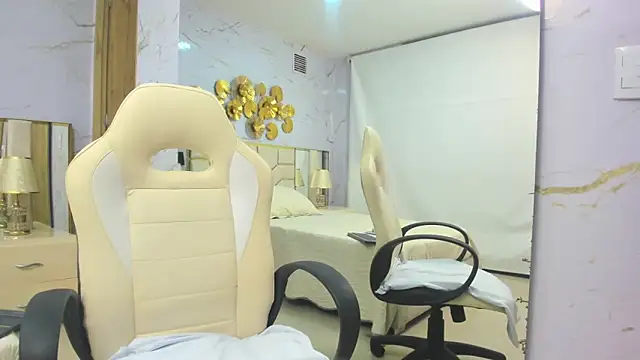 BabyAngel18  online show from 10-30-25, 03:16