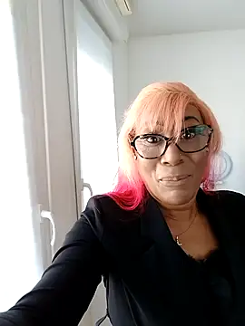 iamlalamilano online show from 04-10-26, 10:11