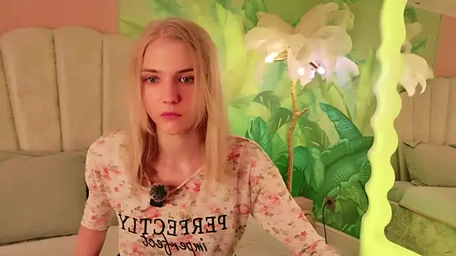 4example Chloe online show from 06-16-26, 05:51
