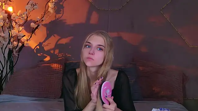 4example Chloe online show from 10-06-25, 10:38