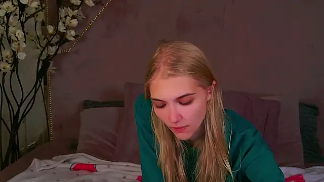 4example Chloe online show from 09-25-25, 10:54