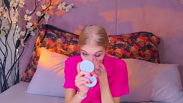 4example Chloe online show from 11-07-25, 11:04