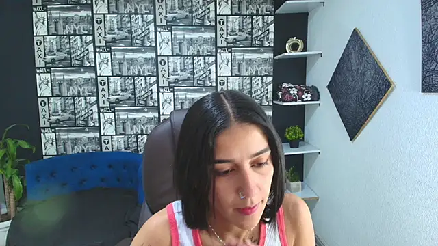 Snapshot of DanielaMonroe chatting on 10-06-25, 07:14 DanielaMonroe online show from 10-06-25, 07:14