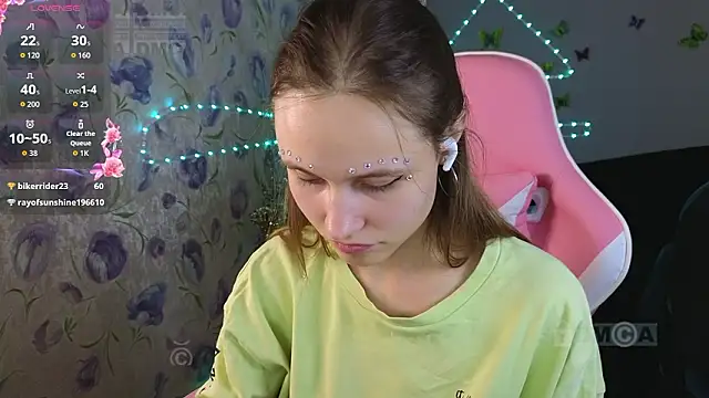 Snapshot of Armurra15 chatting on 03-26-26, 10:46 Armurra15 online show from 03-26-26, 10:46