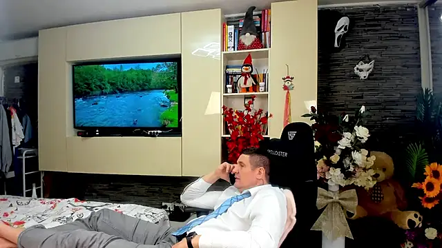 SpartacusDaddy48 online show from 04-15-26, 07:58