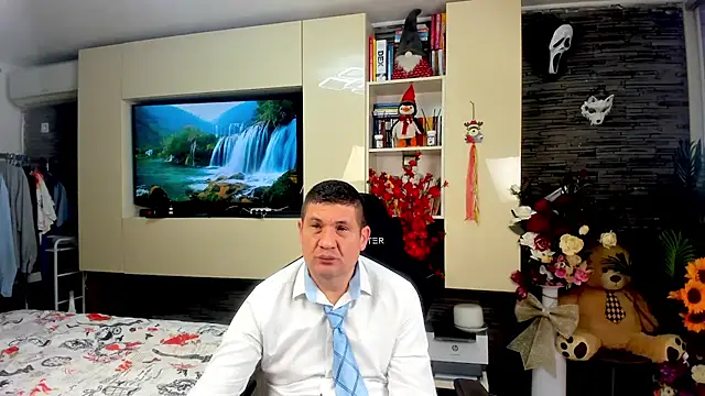 SpartacusDaddy48 online show from 04-12-26, 02:42