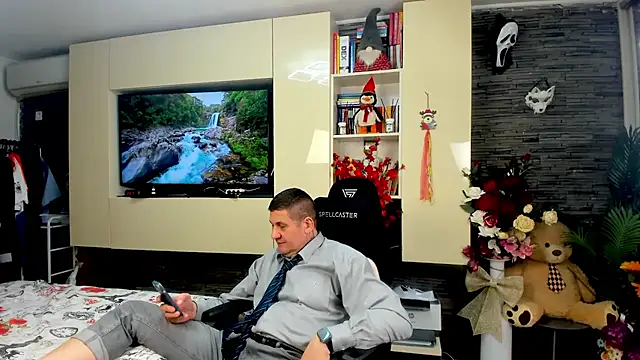 SpartacusDaddy48 online show from 04-08-26, 08:32