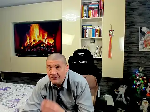 SpartacusDaddy48 online show from 02-18-26, 05:27