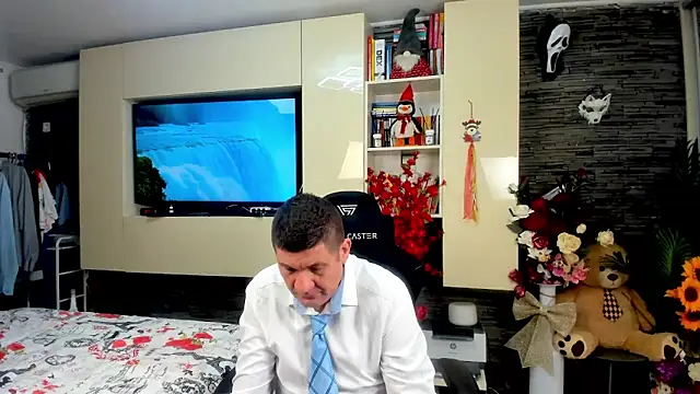 SpartacusDaddy48 online show from 04-11-26, 05:59