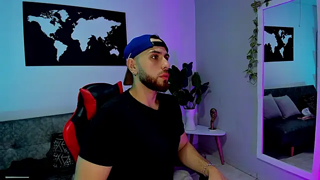 Maximo Wolff online show from 11-26-25, 07:47