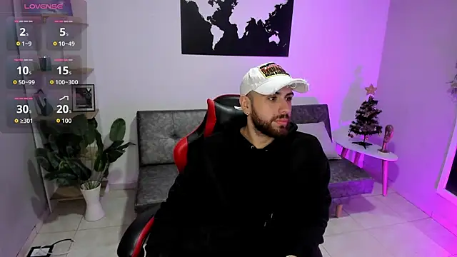 Maximo Wolff online show from 12-19-25, 04:05